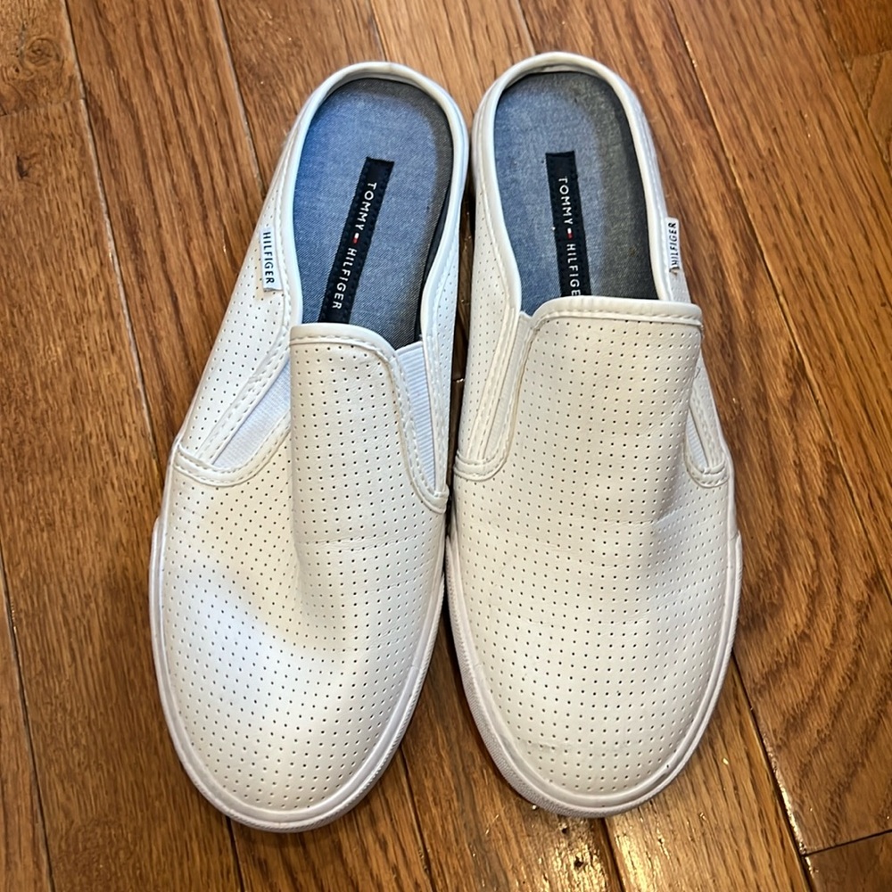 Tommy Hilfiger slide on shoes great condition size 8
